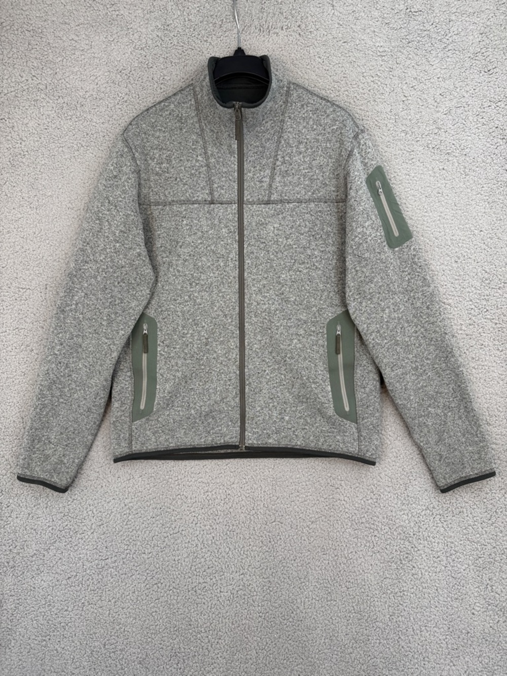 Arc'teryx Men’s Large long sleeve full zip tech fleece jacket Gray & olive Green